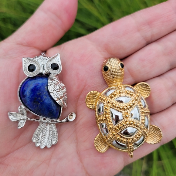 Jewelry - Turtle Brooch & Owl Pendant ~ Silver & Gold Tones ~ Blue Stone ~ Nice!